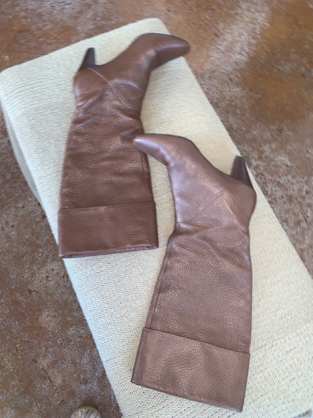 Tahari Gentry Brown Leather Knee-High Pull On Boots - can also be worn slouched! - Picture 3 of 5